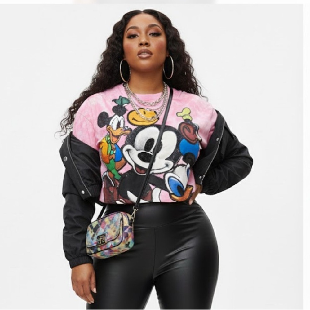 YC Women's Pink T- Shirt Crop sequin Disney print Sz‎ one Oversize short Sleeve